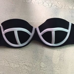 Black and white strapless bikini top